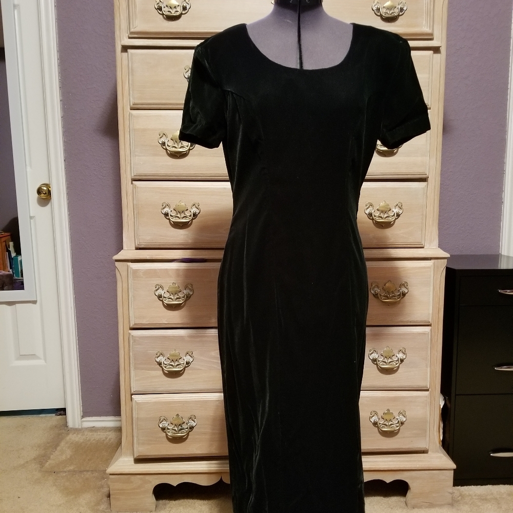 My Michelle Velvety Forest Green Floor Length Dress Size 5